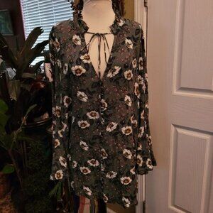 Women's Free People Bohemian Top Popover blouse Sexy Cleavage Green Floral XS